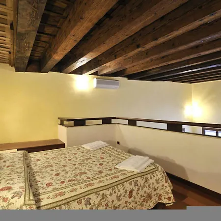 Castello Di Godego Sleeps 10 Air Con Wifi Appartamento