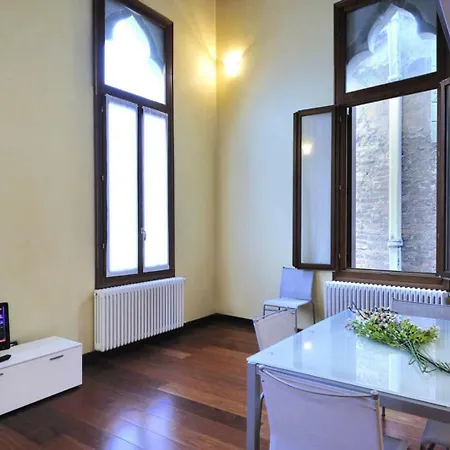 Castello Di Godego Sleeps 10 Air Con Wifi Appartamento Venezia
