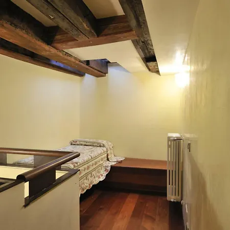 Castello Di Godego Sleeps 10 Air Con Wifi Appartamento